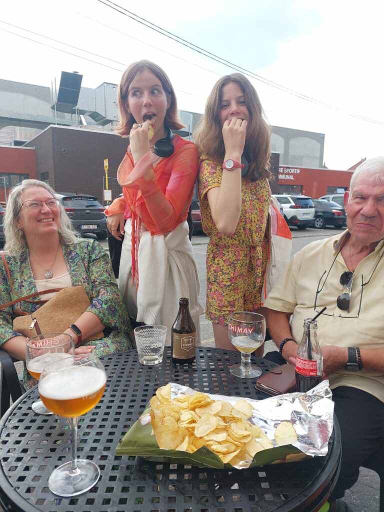 après un concert on a fai et on se jette sur les chips